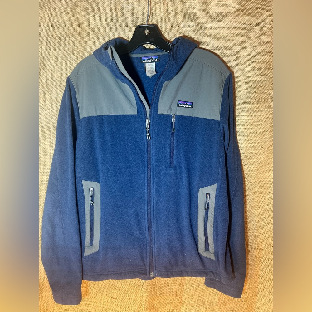Patagonia Men's Dual-Tone Performance Jacket